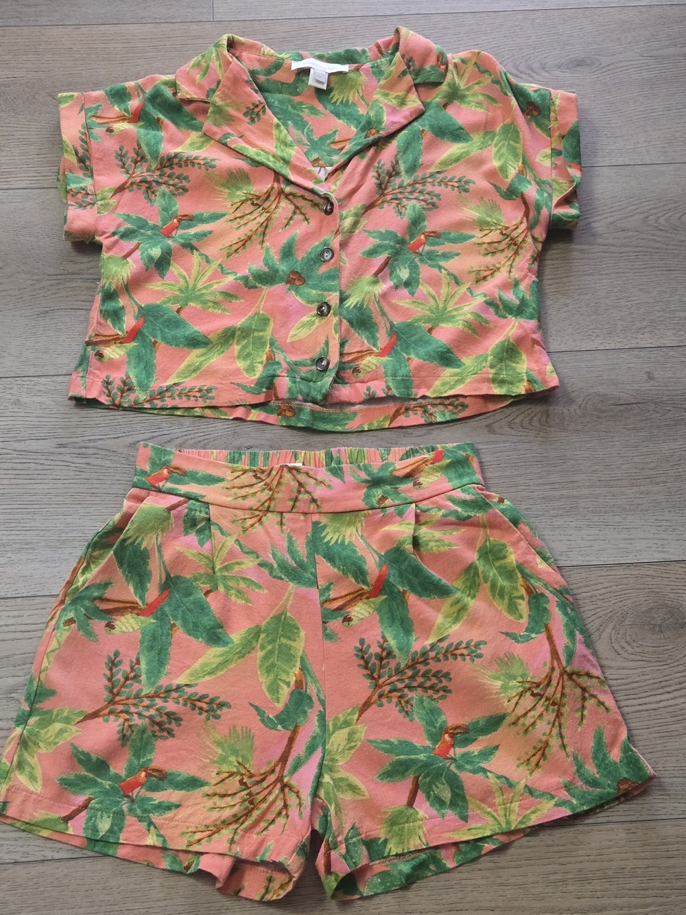 Women’s Tropical Print Peach Shorts — Brand Not Visible